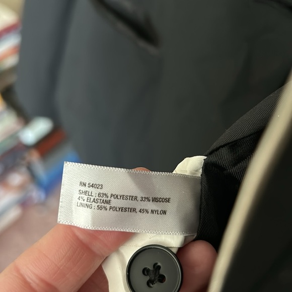 Gap Women's Black Blazer - Picture 9 of 9